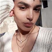 Diplomata al liceo linguistico,esperta in tutte le materie umanistiche offro ripetizioni sia di lingue che di storia,filosofia,italiano,storia dell'arte